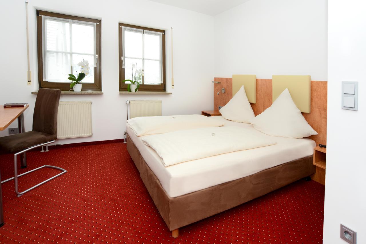 Hotel Jaegerhof Roth  Eksteriør bilde