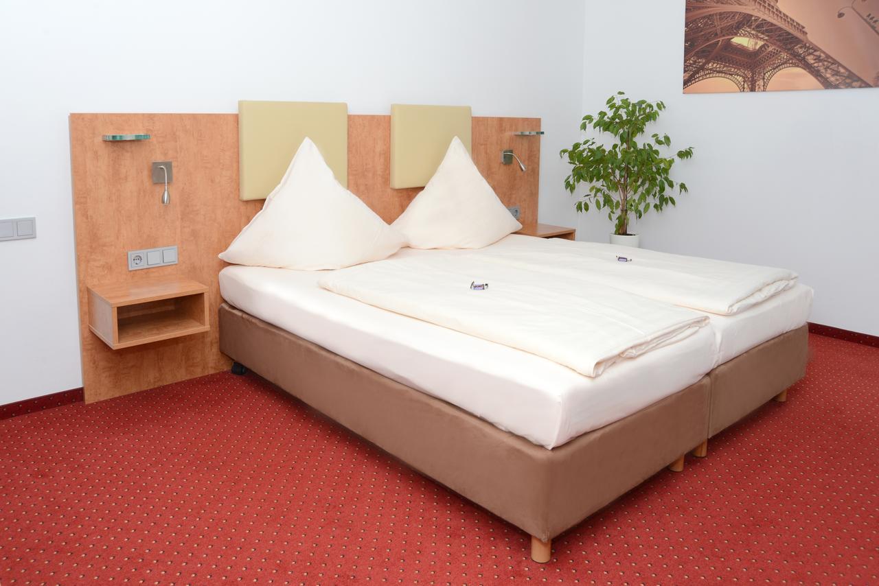 Hotel Jaegerhof Roth  Eksteriør bilde