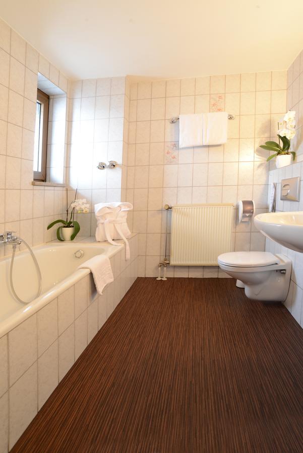 Hotel Jaegerhof Roth  Eksteriør bilde